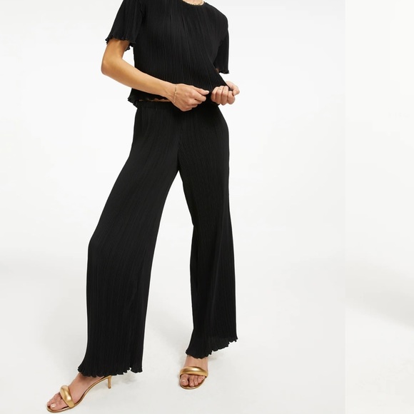 NWT Good American Always Fits Plissé Pants - Picture 2 of 6